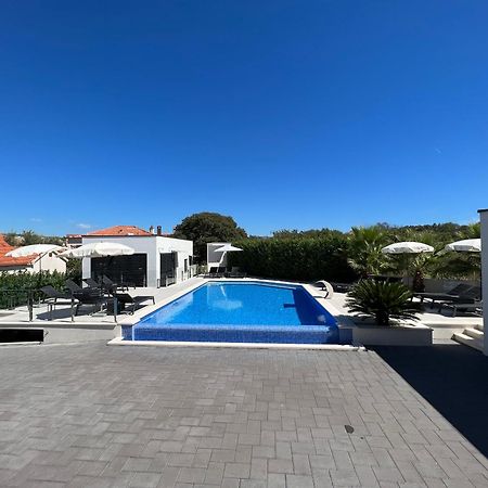 Holiday Luxury Resort Sundance Traù Esterno foto