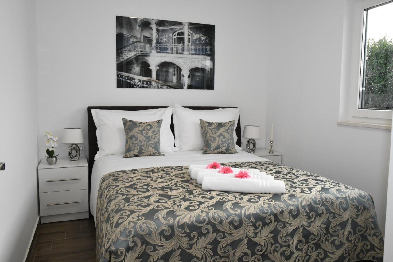 Holiday Luxury Resort Sundance Traù Esterno foto