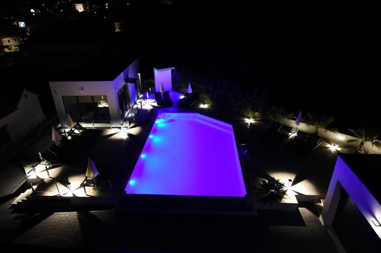 Holiday Luxury Resort Sundance Traù Esterno foto