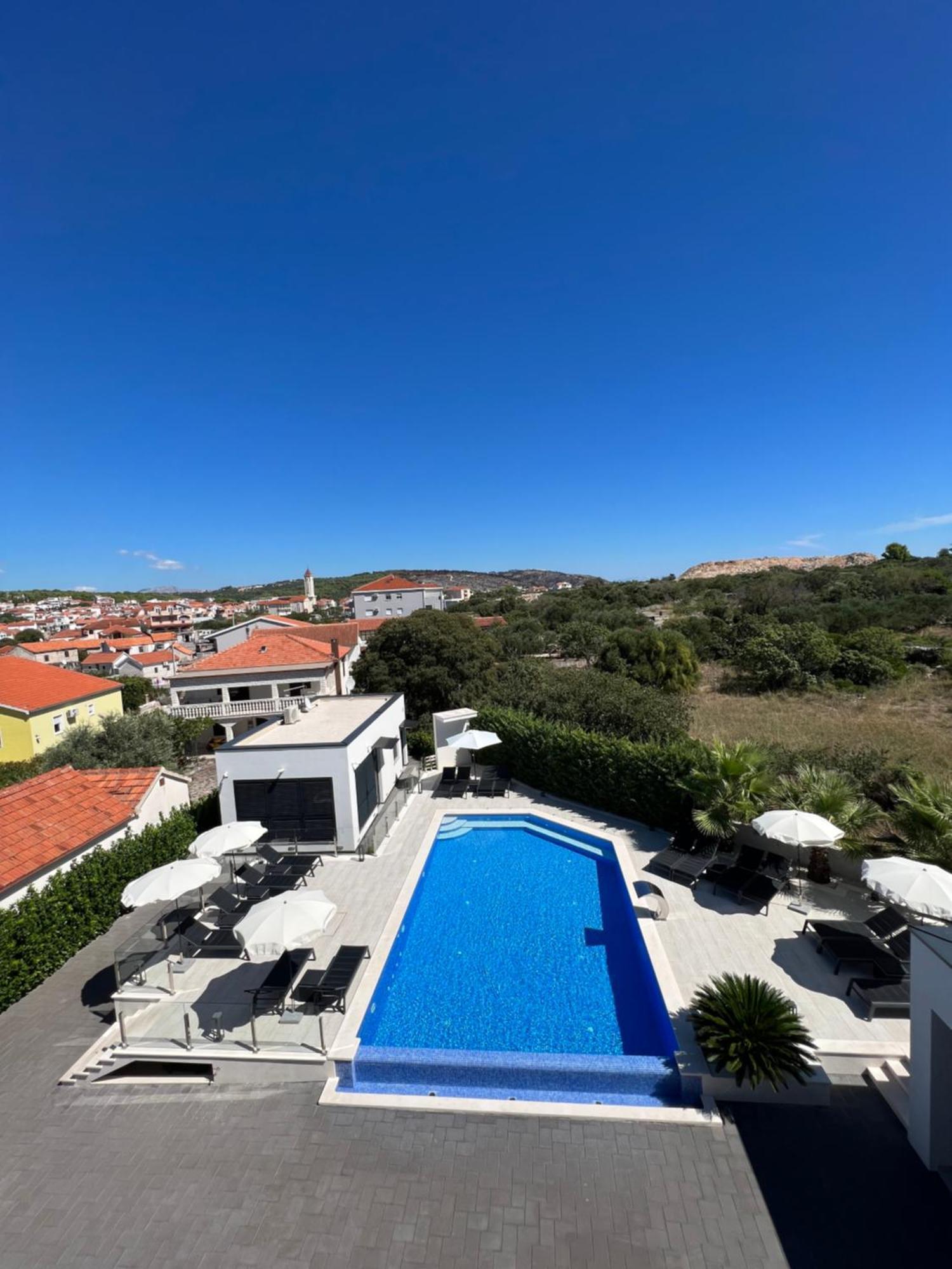 Holiday Luxury Resort Sundance Traù Esterno foto