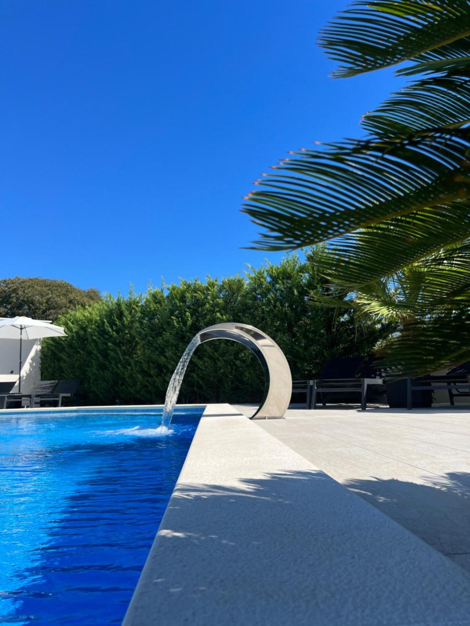 Holiday Luxury Resort Sundance Traù Esterno foto